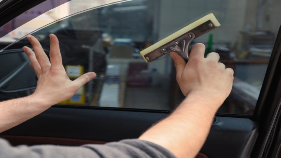 "Car window with 50% tinting allowed under new Kuwait Traffic Law decision 2025"