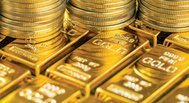 Gold slips to its lowest level since August 1 as the U.S. dollar strengthens, while investors eye the Federal Reserve’s next move.