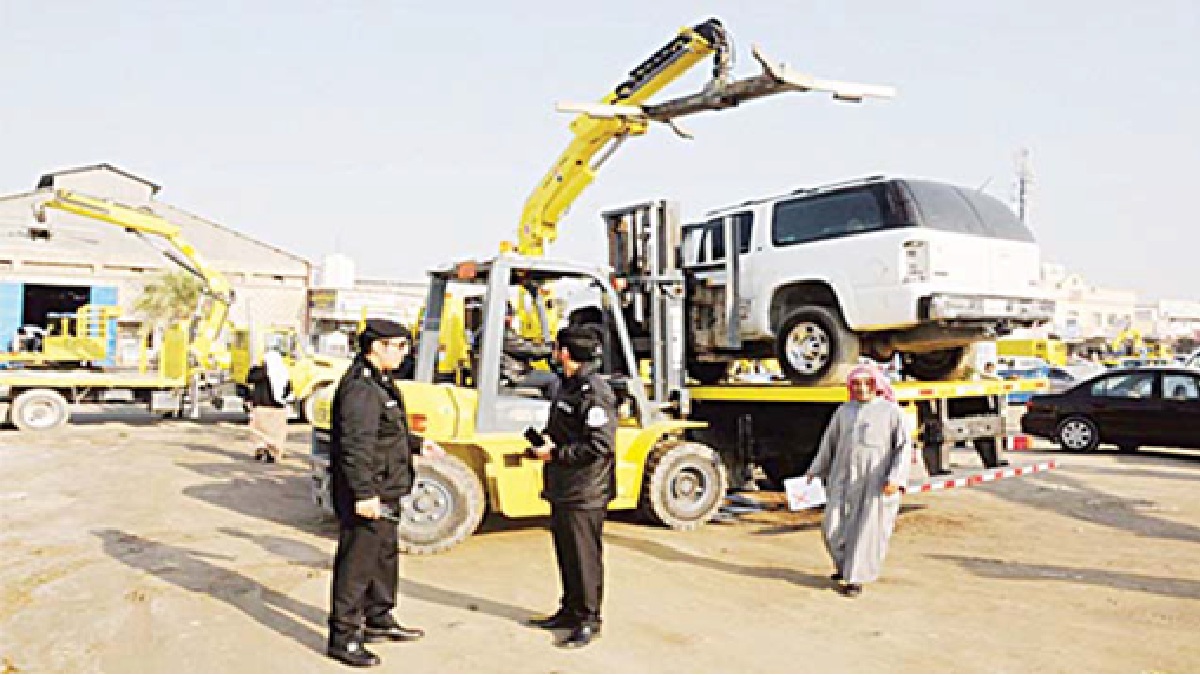Kuwait Municipality Removes 10 Abandoned Vehicles and Issues 25 Violations in Mubarak Al-Kabeer