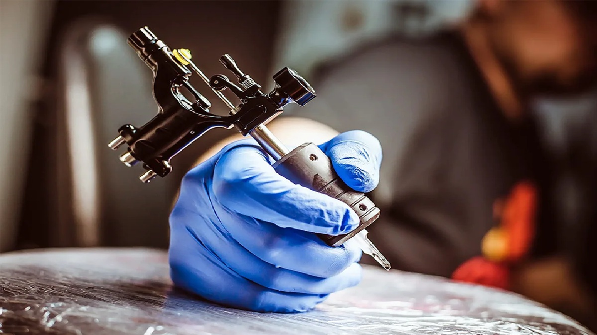 Kuwait bans tattoo devices, razor reuse, and tanning for minors
